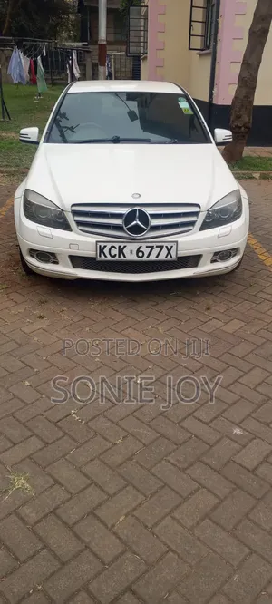 Mercedes-Benz C200 2010 White