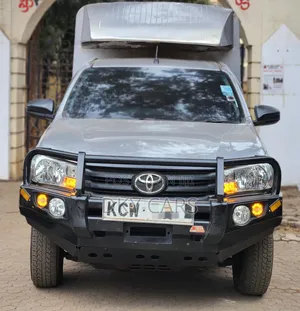 Toyota Hilux 2019 Silver