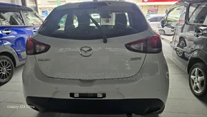 Mazda Demio 2018 White