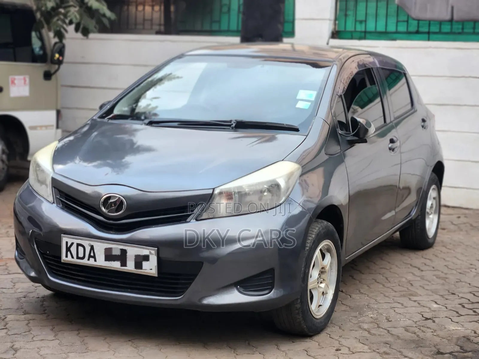 Toyota Vitz 2014 Gray