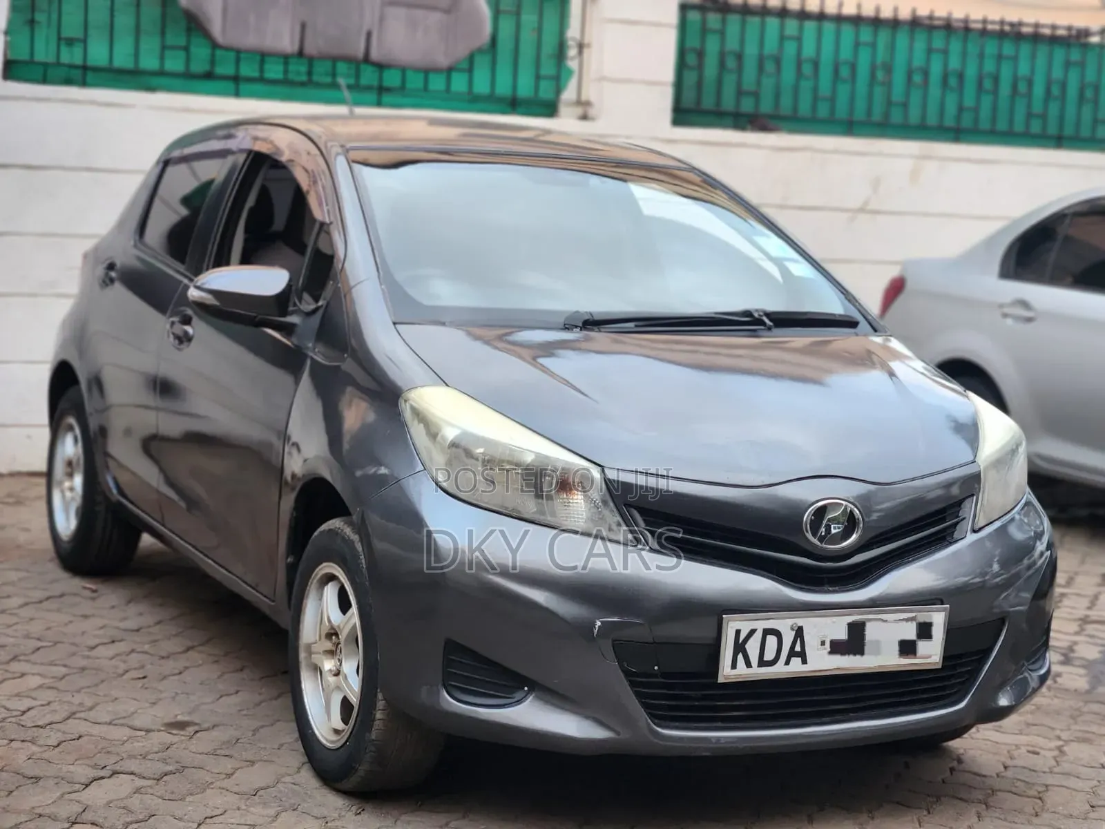 Toyota Vitz 2014 Gray