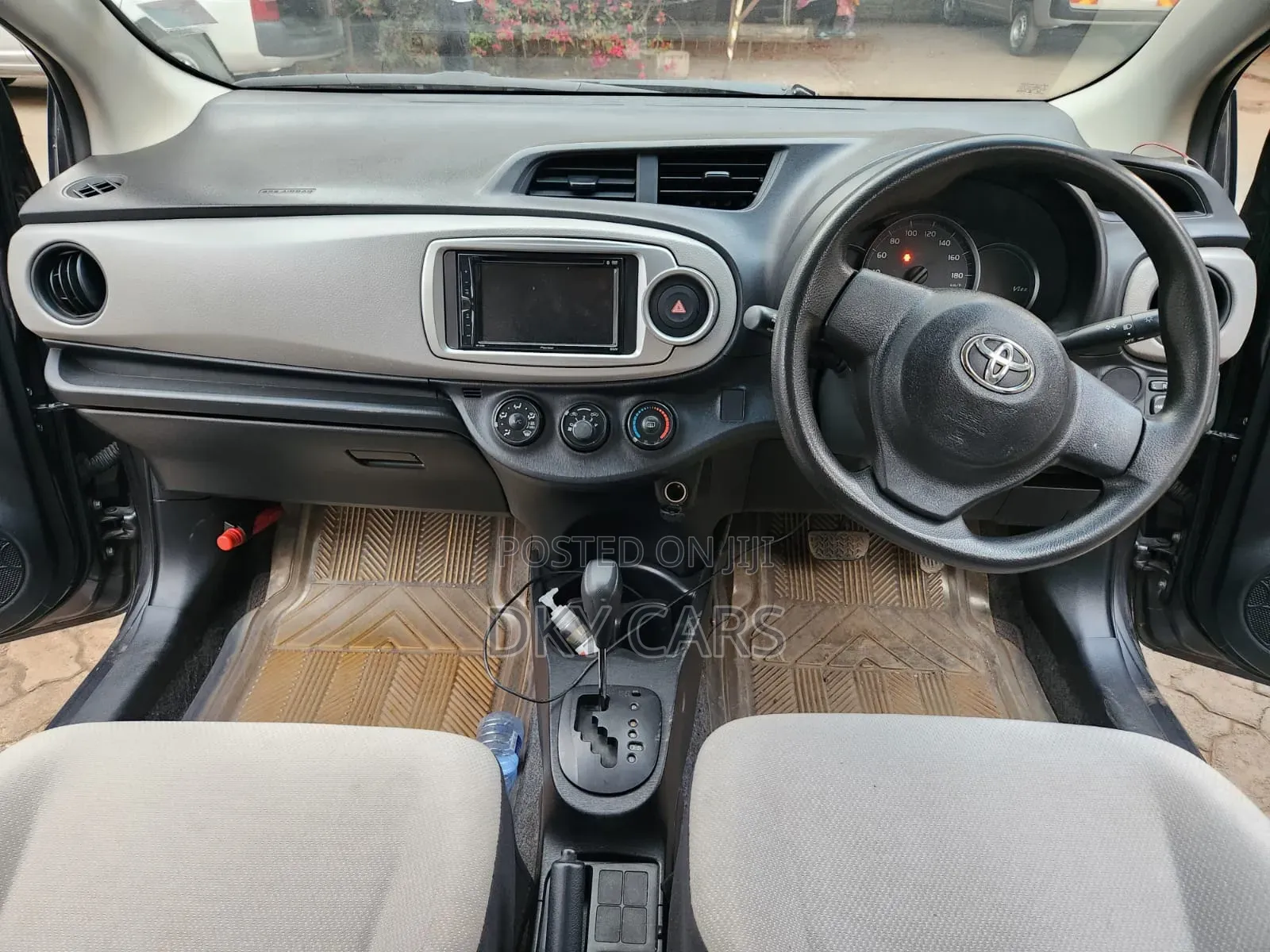 Toyota Vitz 2014 Gray