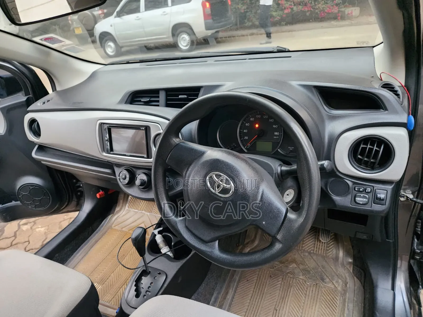 Toyota Vitz 2014 Gray