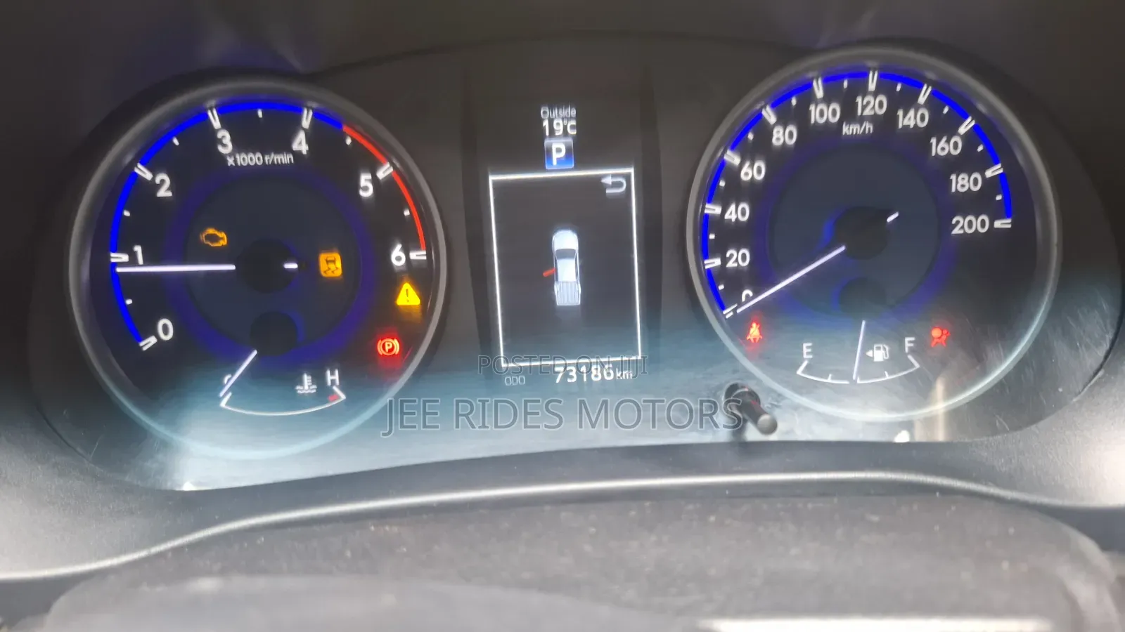 Toyota Hilux 2017 Gray