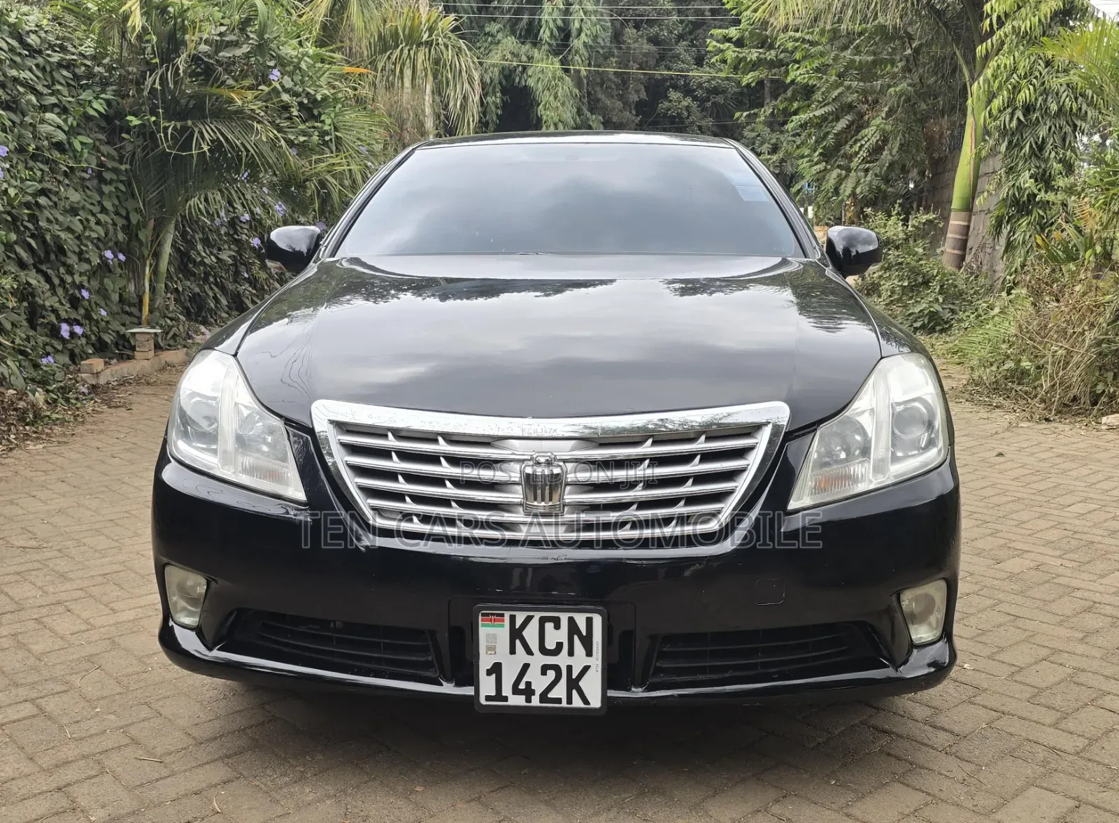 Toyota Crown 2010 Black