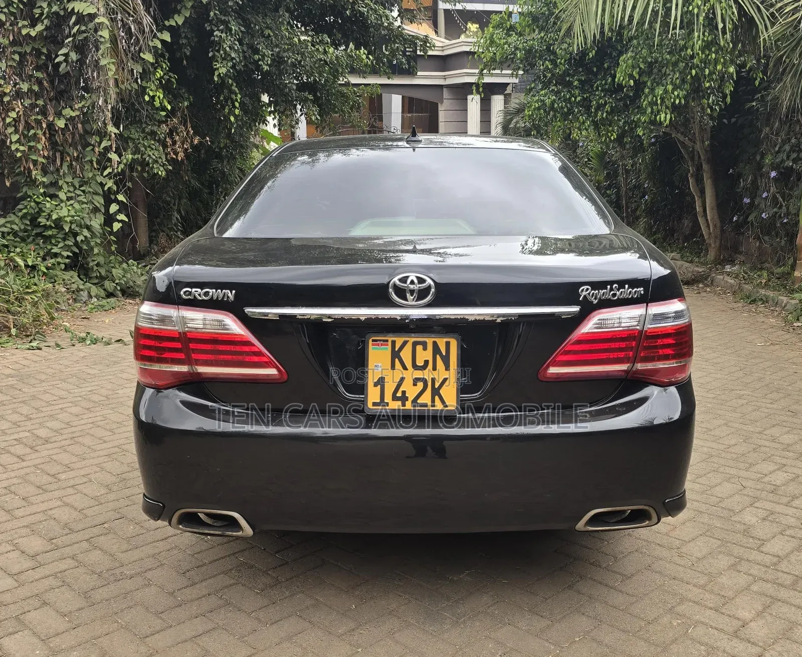 Toyota Crown 2010 Black