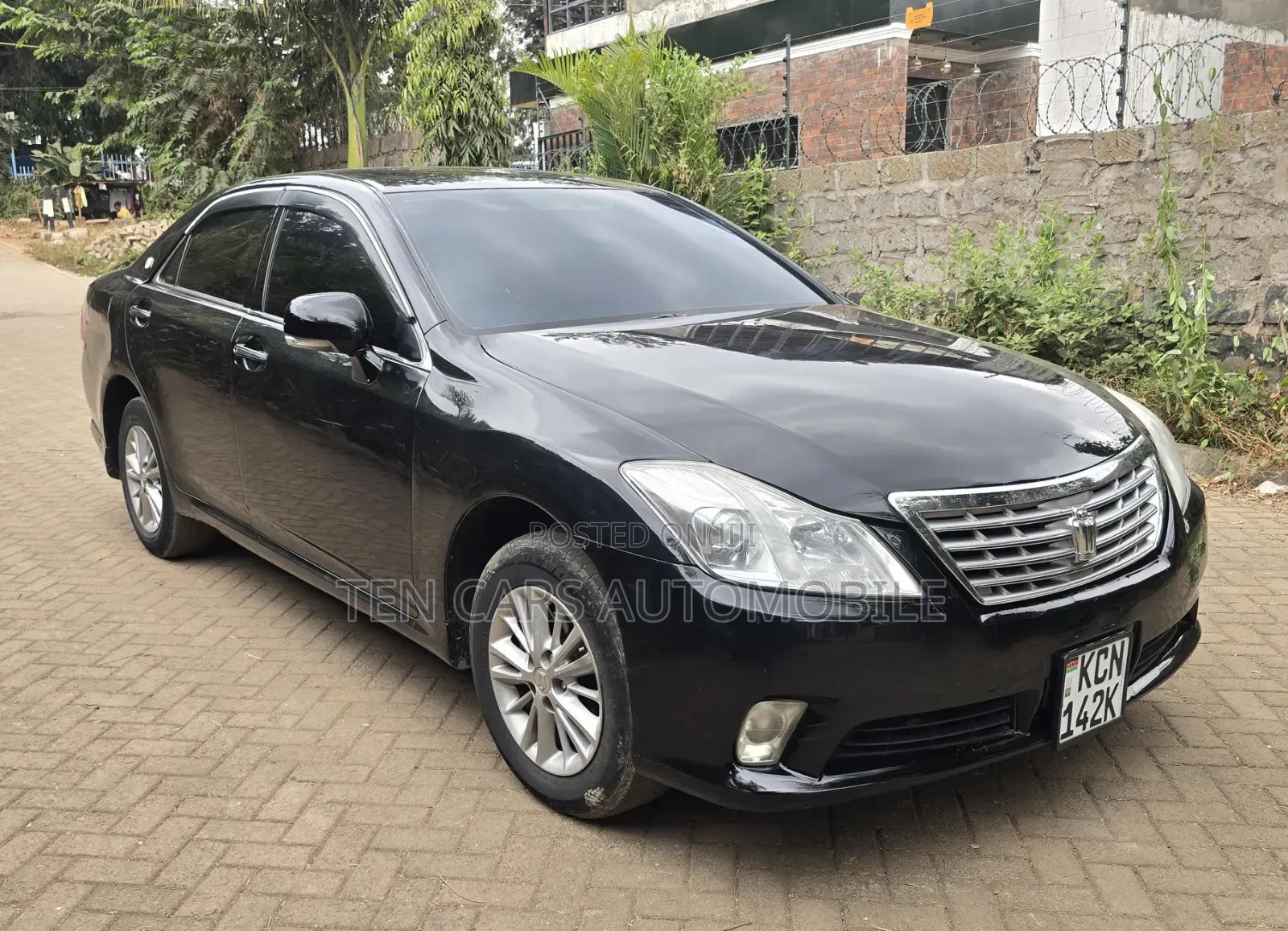 Toyota Crown 2010 Black