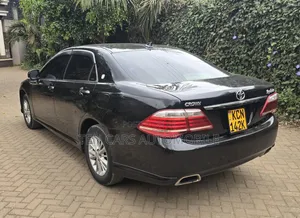 Toyota Crown 2010 Black