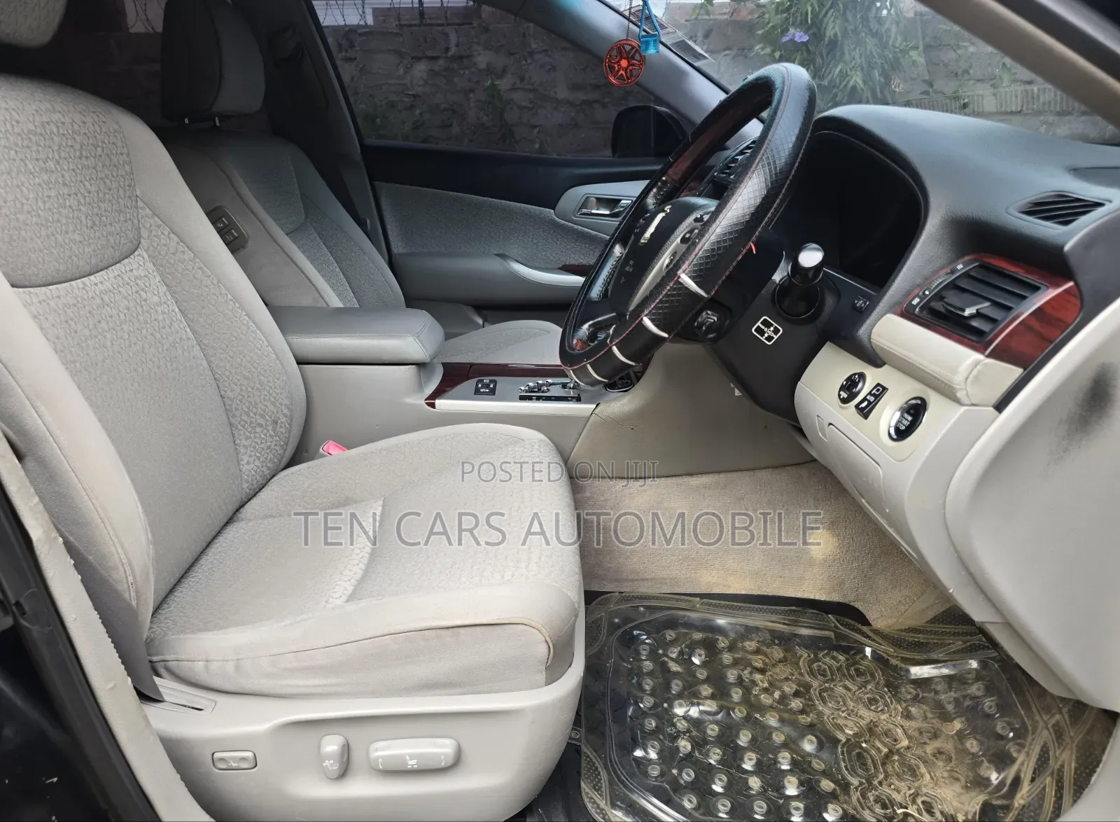 Toyota Crown 2010 Black