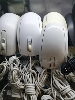 White HP Exuk Wired Mouse