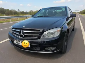 Mercedes-Benz C200 2011 Black
