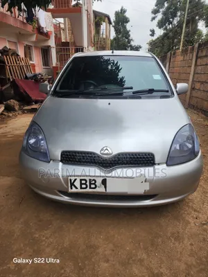 Toyota Vitz 2001 Silver