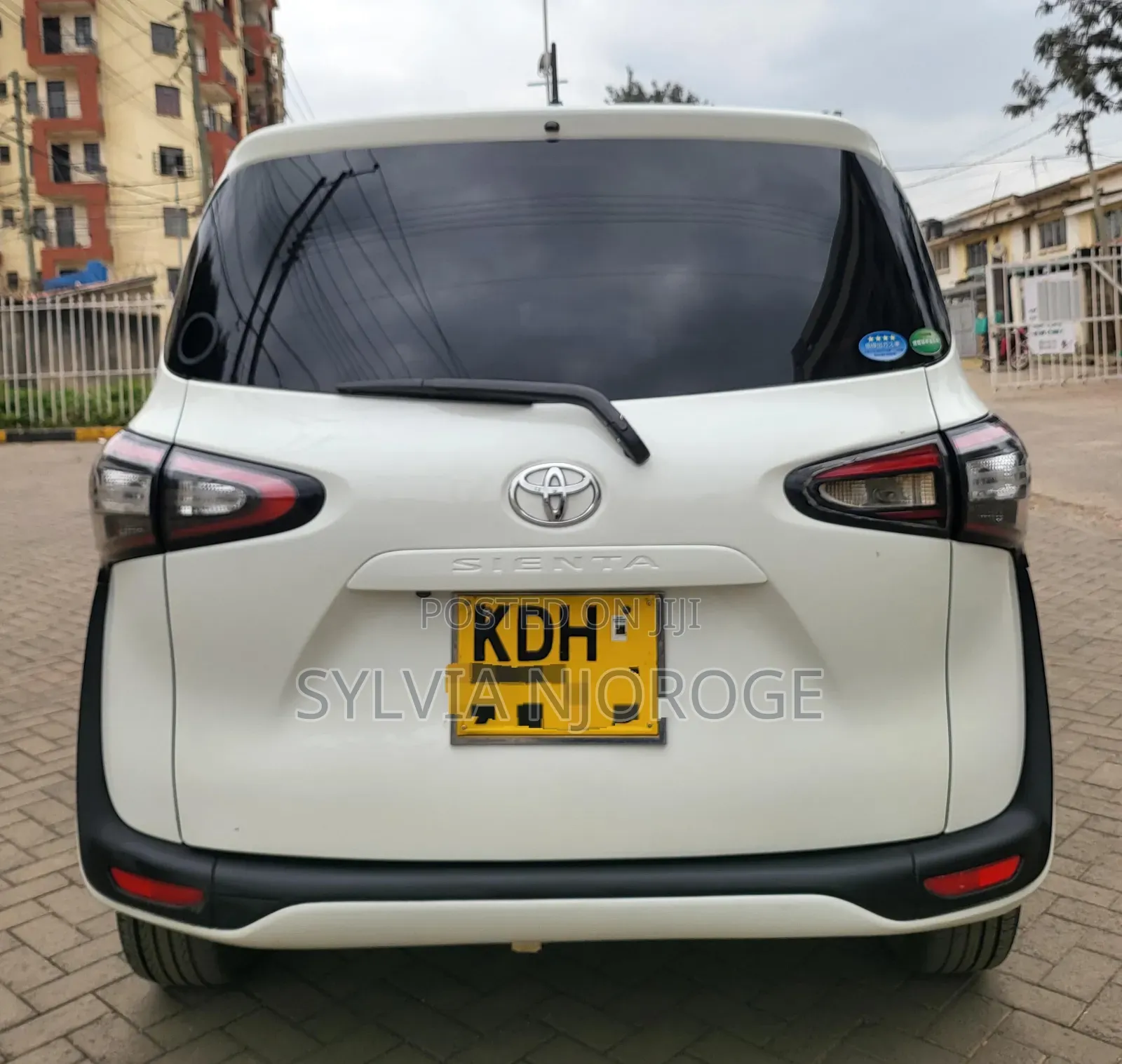 Toyota Sienta 2017 White