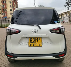 Toyota Sienta 2017 White