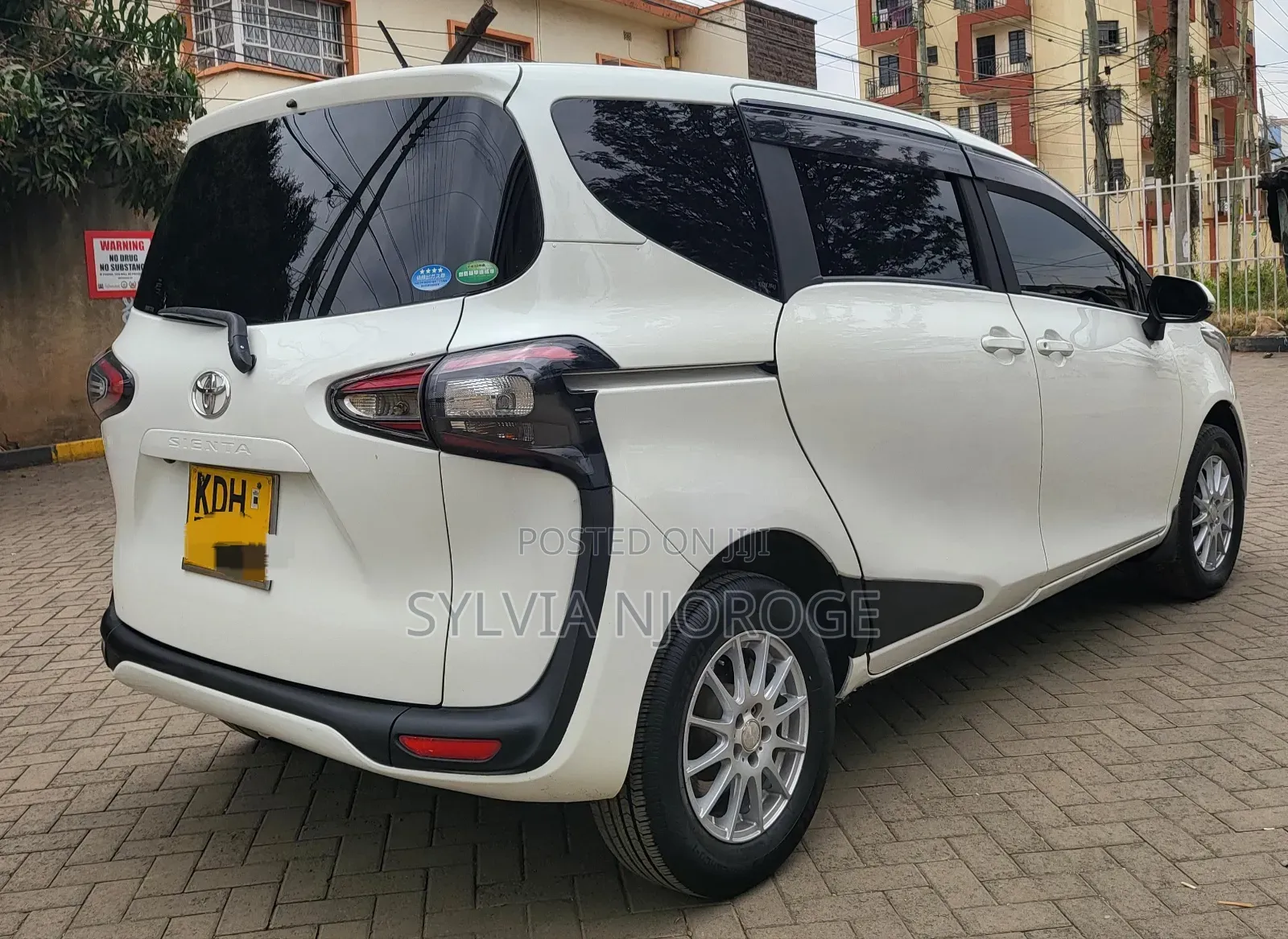 Toyota Sienta 2017 White