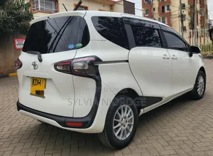 Toyota Sienta 2017 White