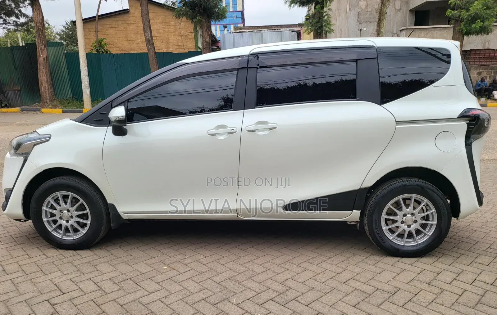 Toyota Sienta 2017 White