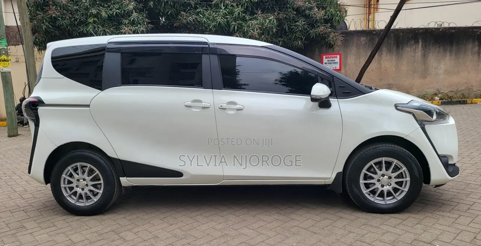 Toyota Sienta 2017 White