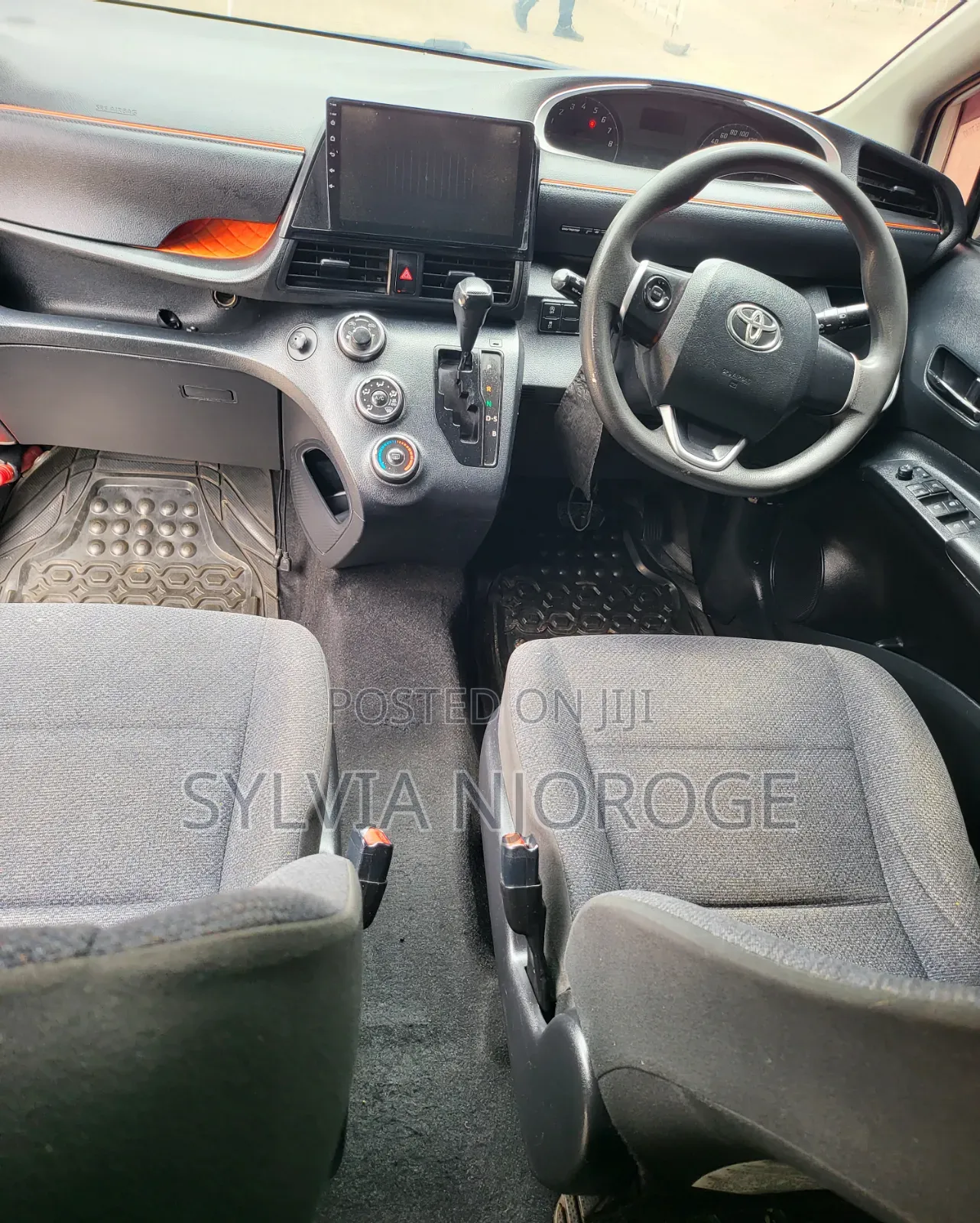 Toyota Sienta 2017 White