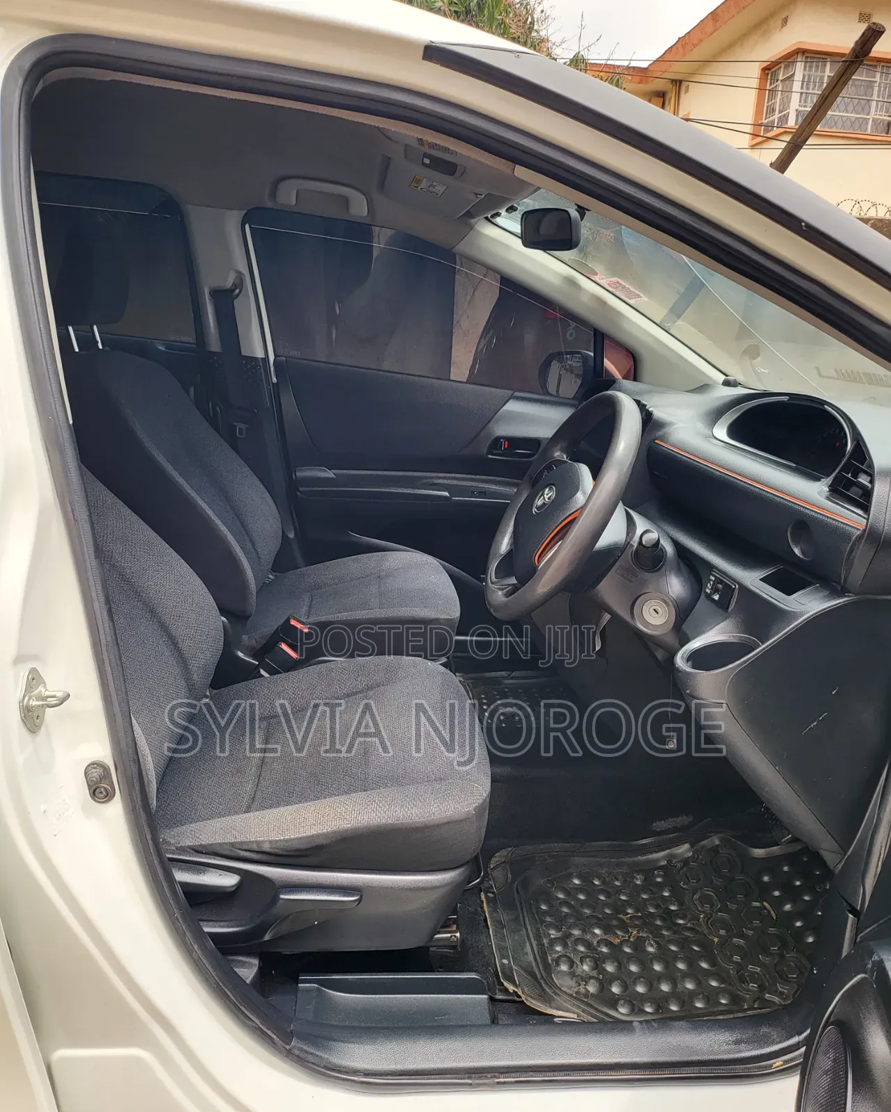 Toyota Sienta 2017 White