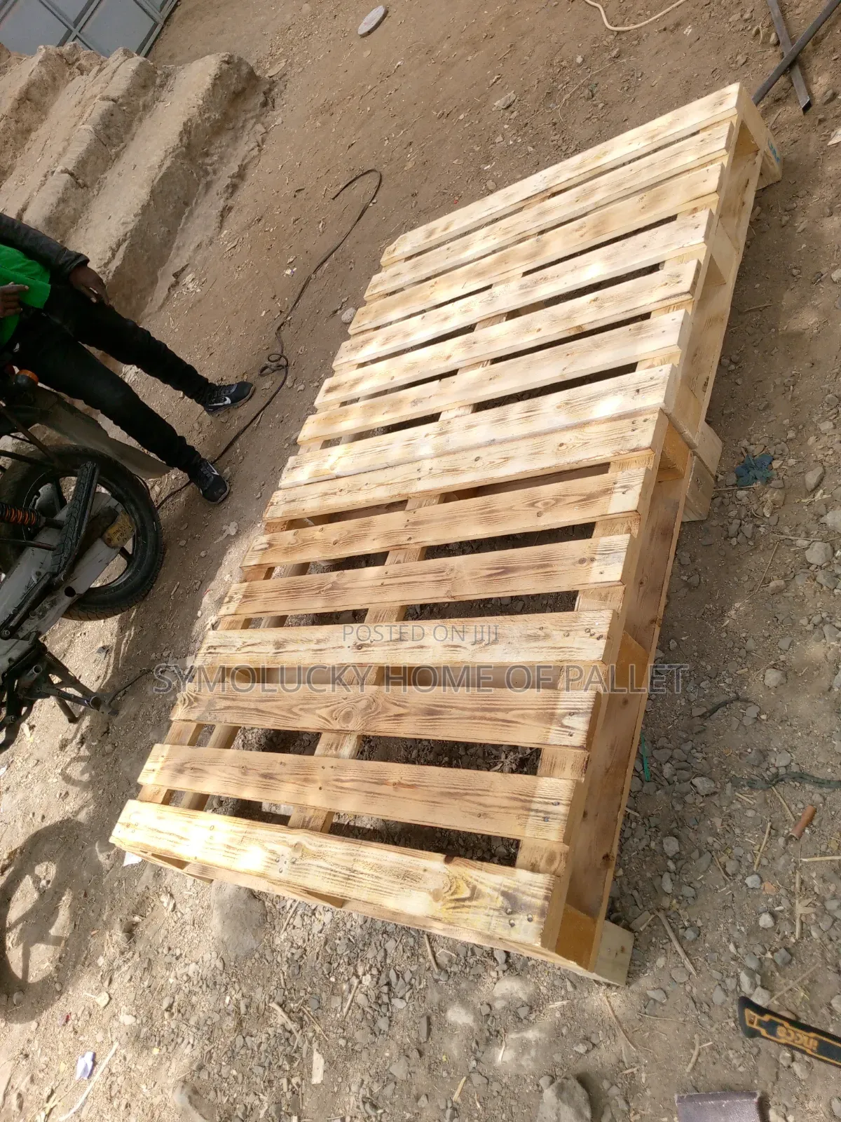 4*6 Pallet Bed. Blazed Pattern Queen Size.