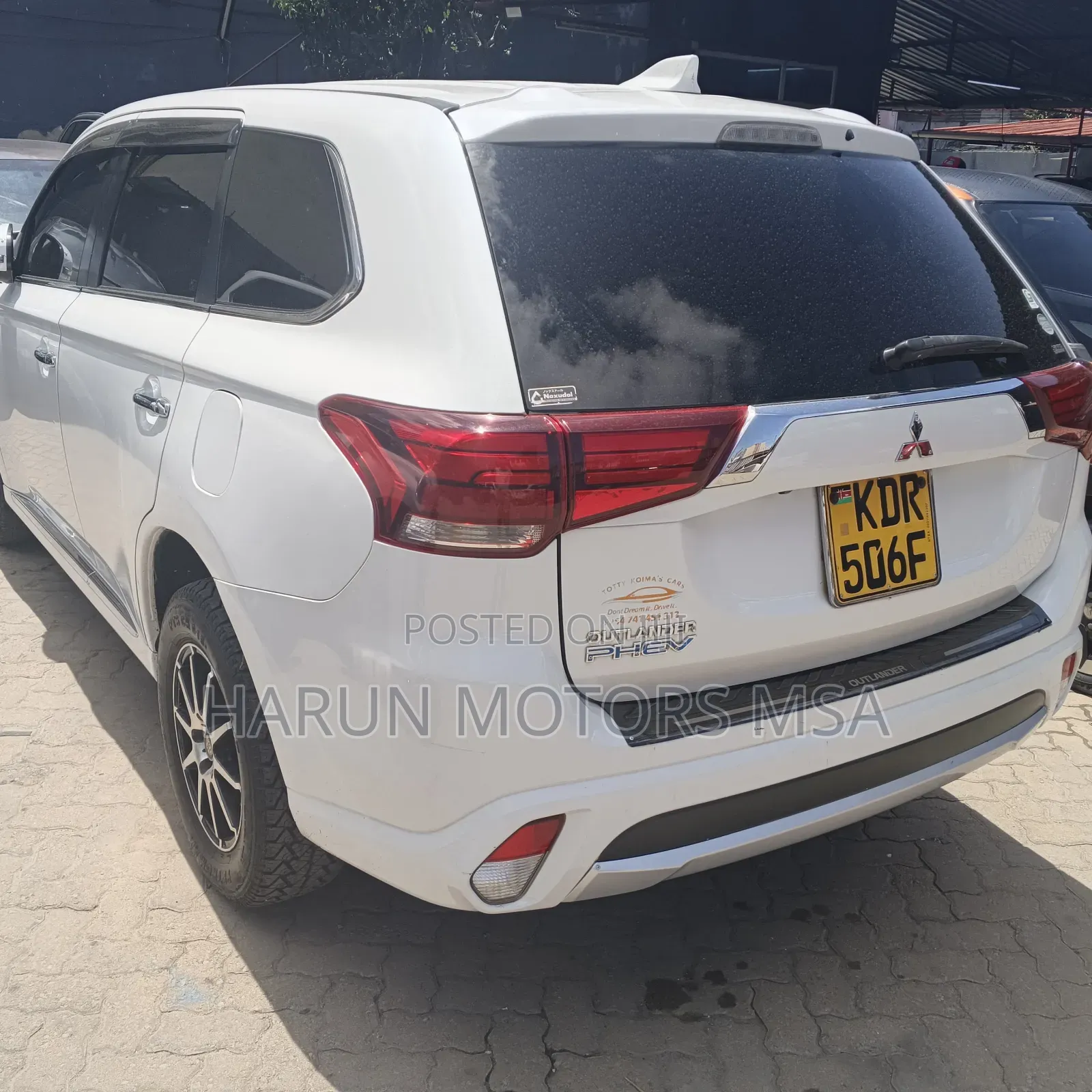 Mitsubishi Outlander 2017 White