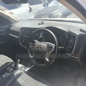 Mitsubishi Outlander 2017 White