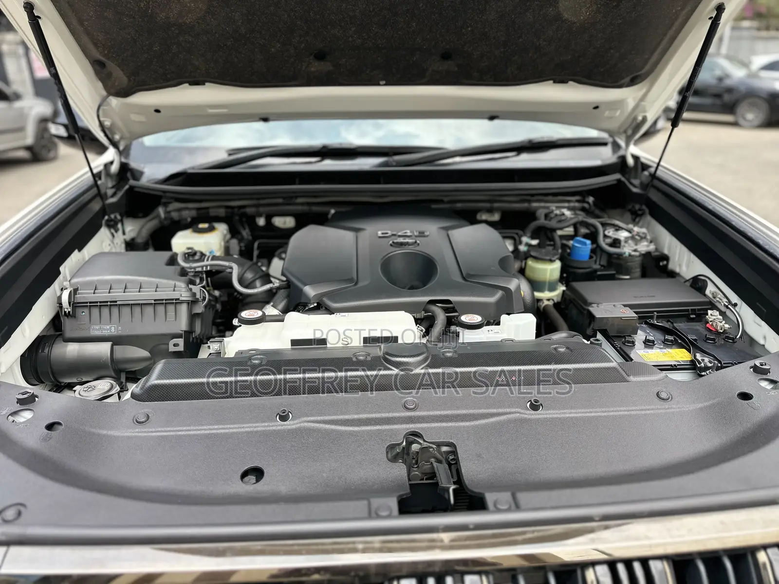 Toyota Land Cruiser Prado 2.8 2022 White