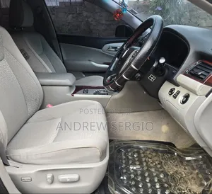 Toyota Crown 2010 Black