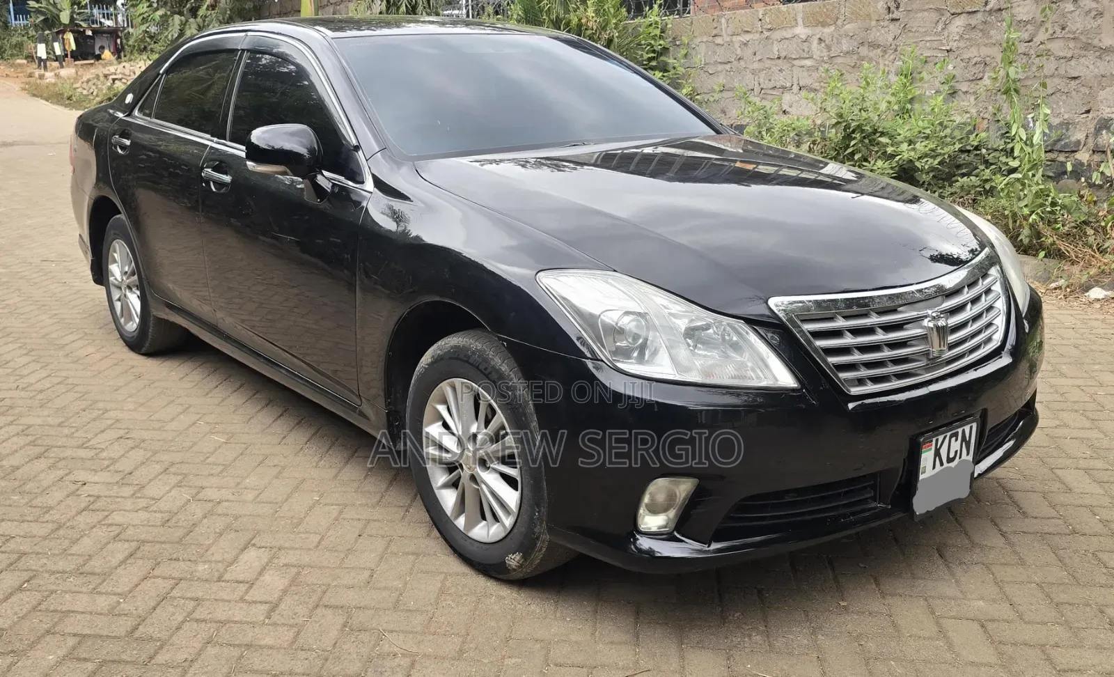 Toyota Crown 2010 Black