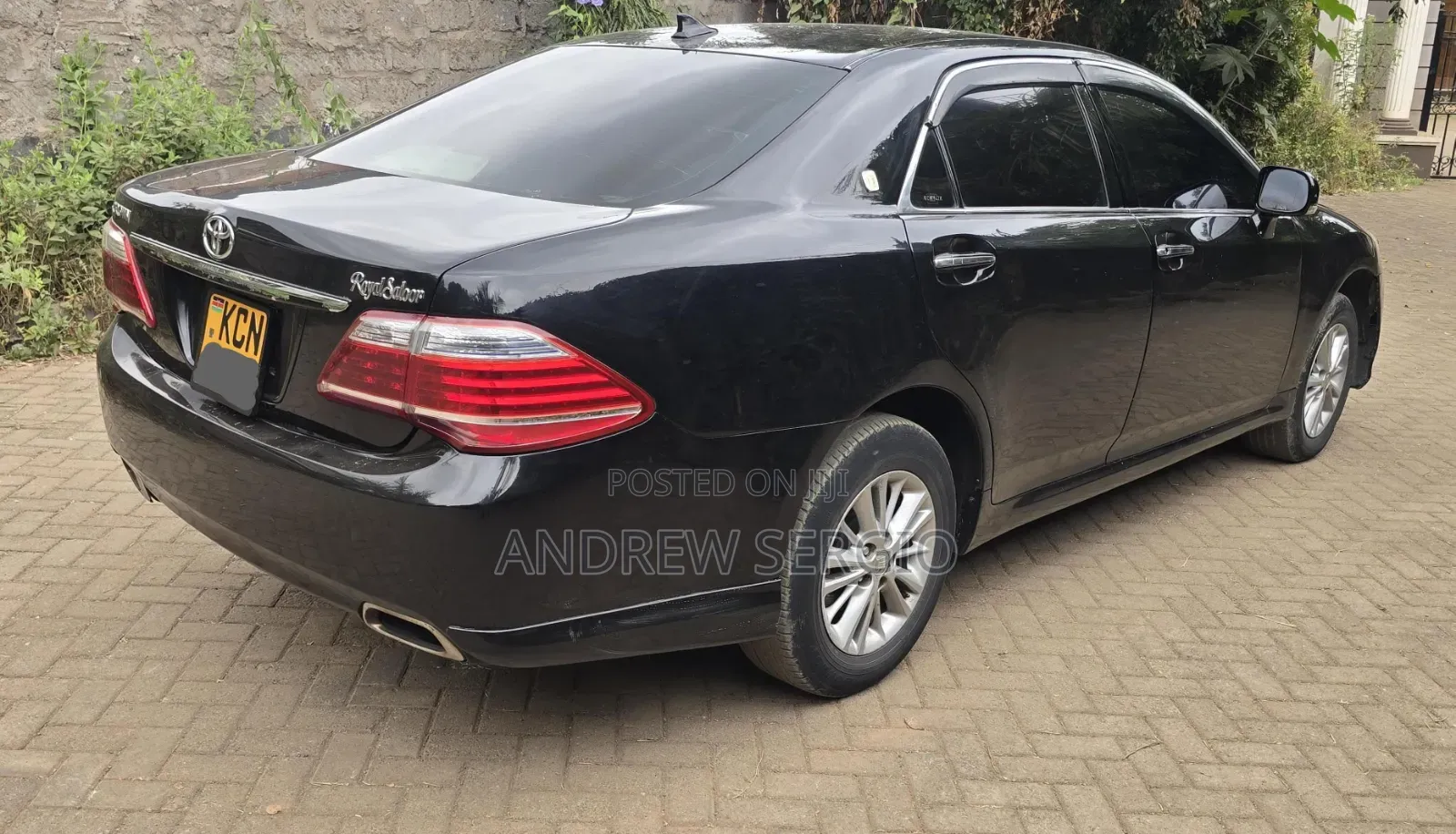 Toyota Crown 2010 Black