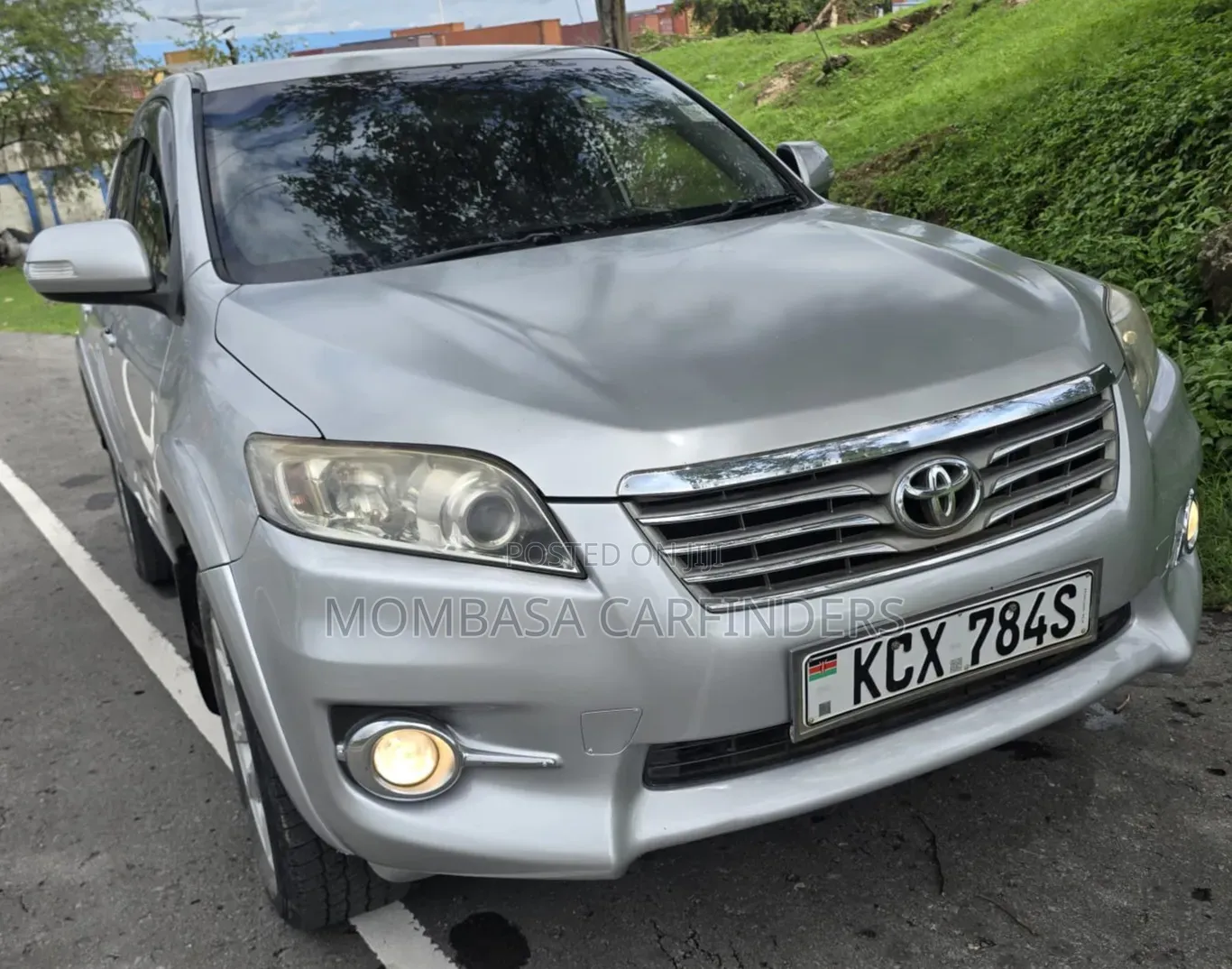 Toyota Vanguard 2013 Silver