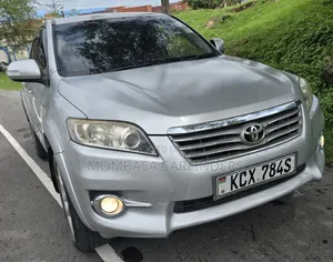 Toyota Vanguard 2013 Silver