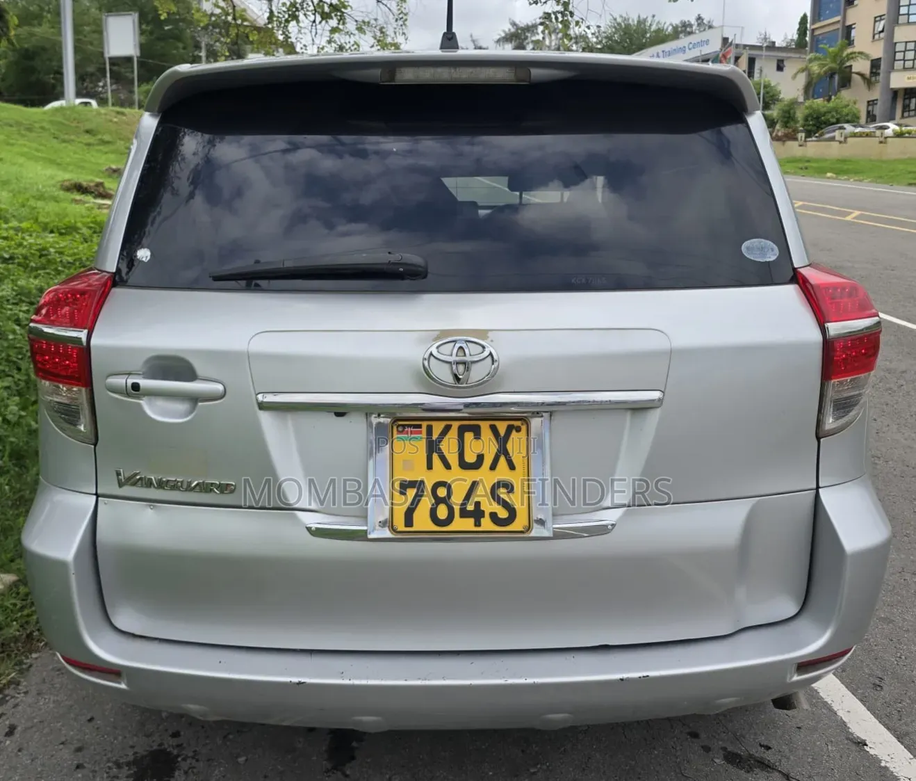 Toyota Vanguard 2013 Silver