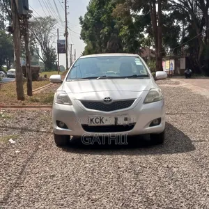 Toyota Belta 2009 Silver