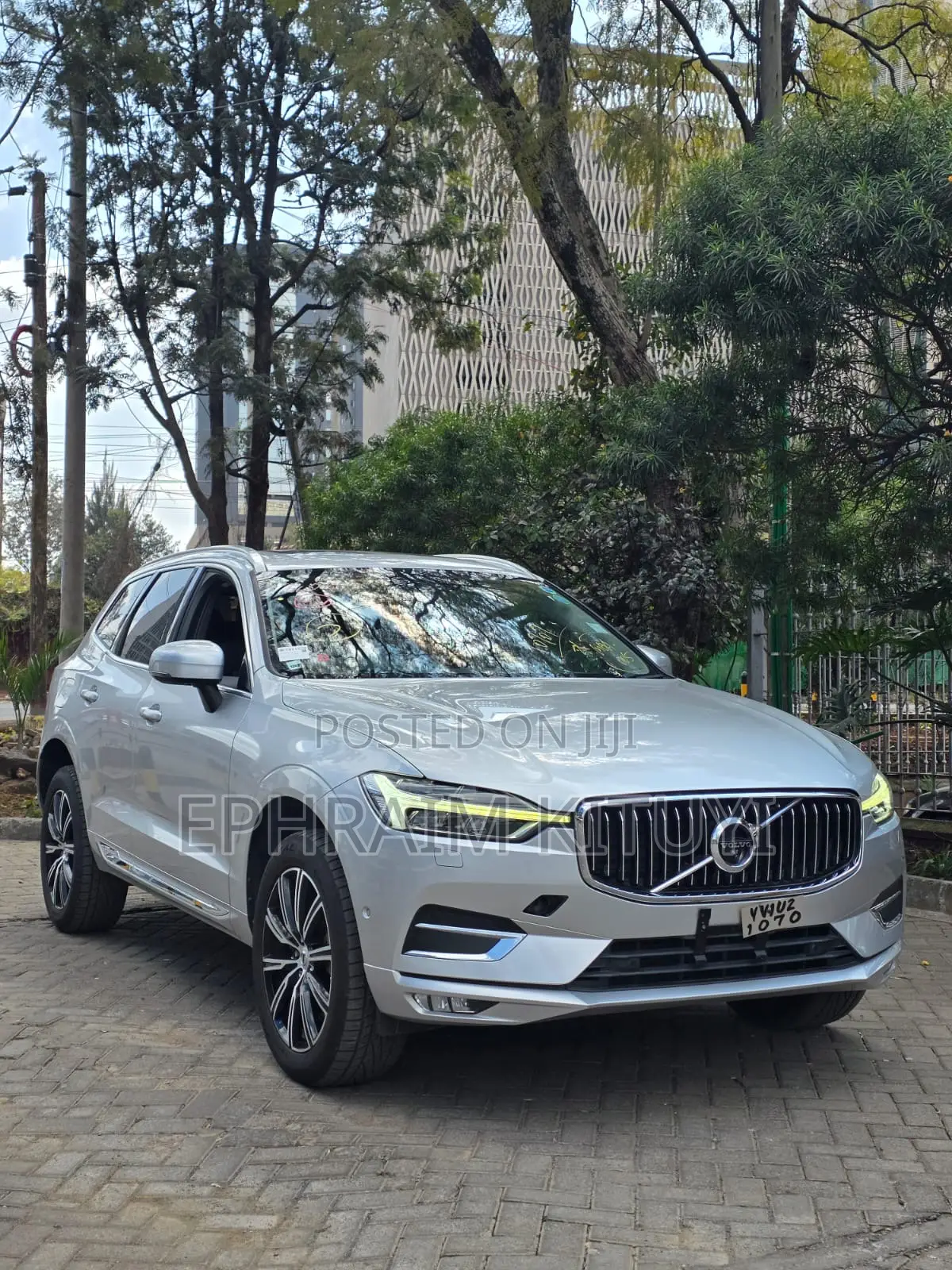 Volvo XC60 2019 Silver