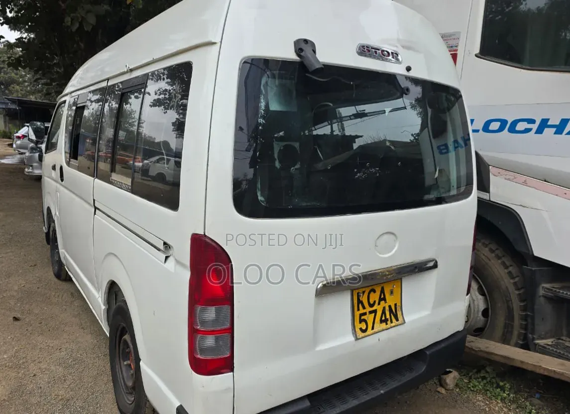 Toyota HiAce 2007 White