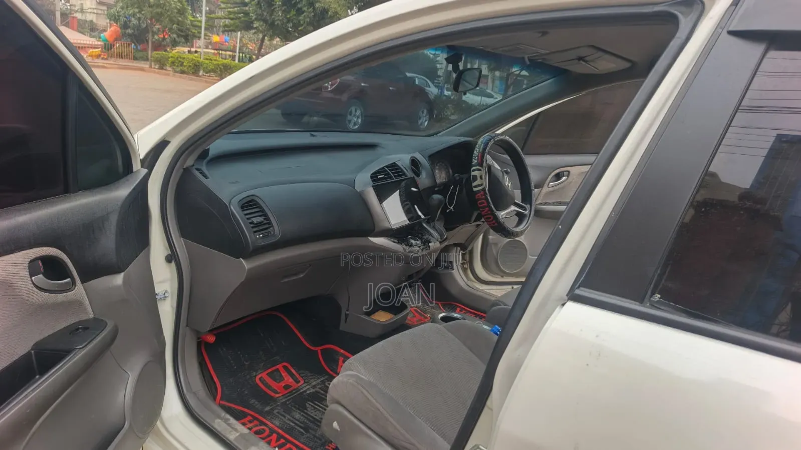 Honda Stream 2010 White