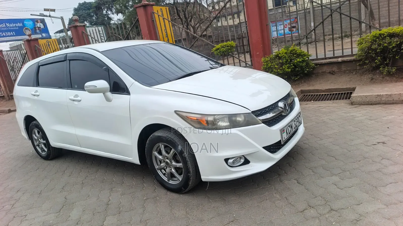 Honda Stream 2010 White