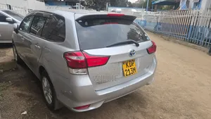 Toyota Corolla Fielder 2016 Silver