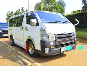 Toyota HiAce 2017 White