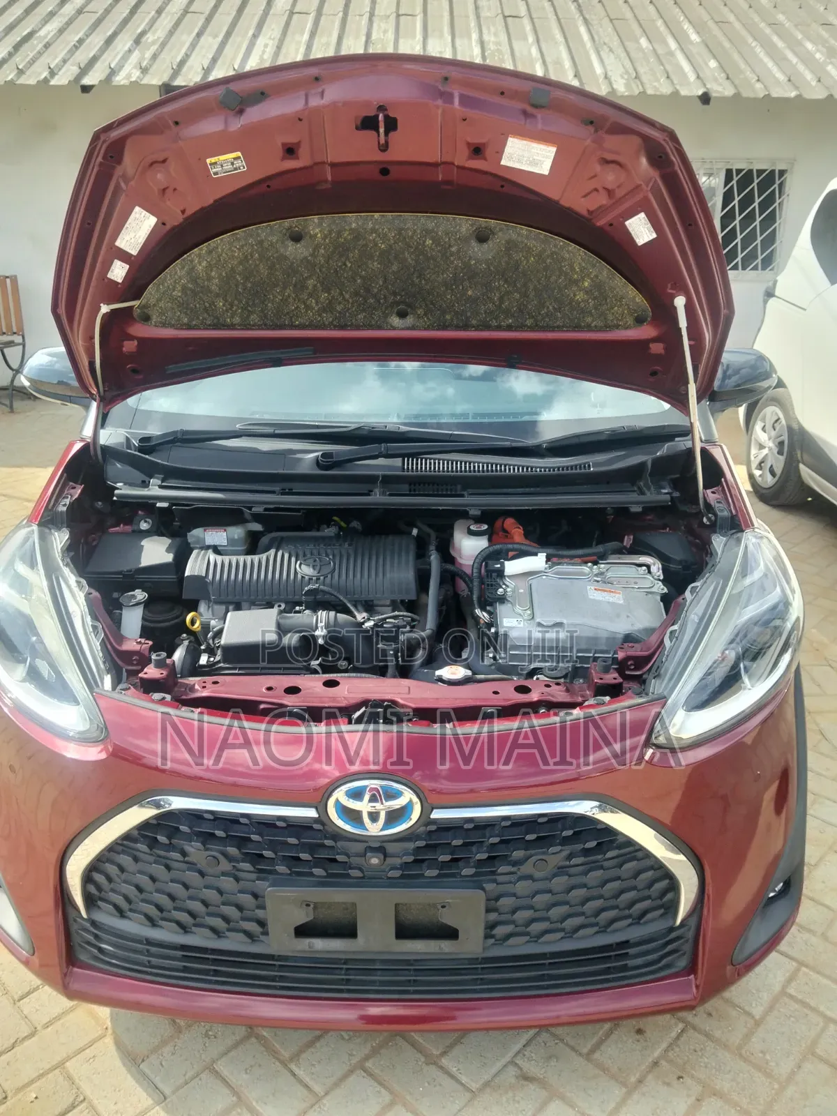 Toyota Sienta 2019 Maroon