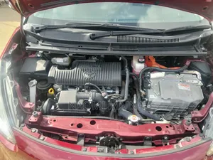 Toyota Sienta 2019 Maroon