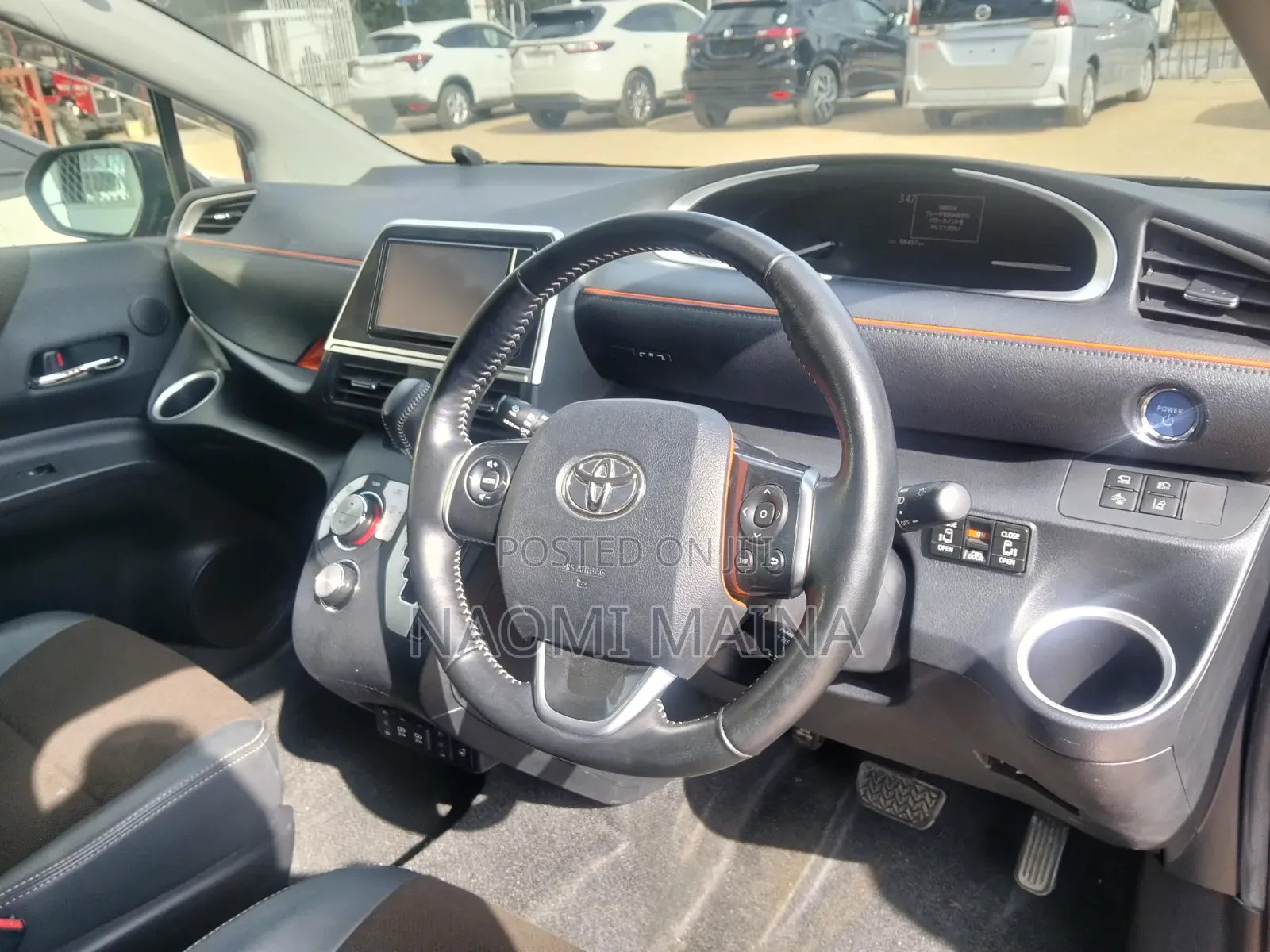 Toyota Sienta 2019 Maroon