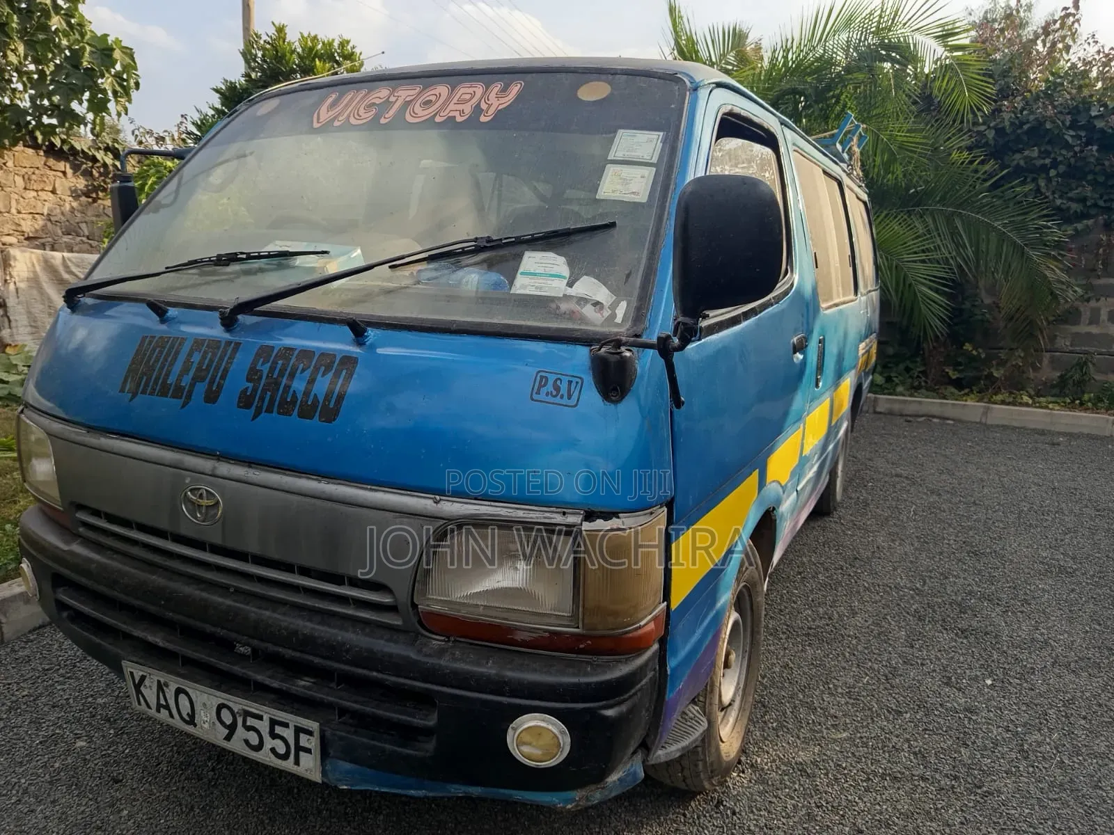 Toyota HiAce 2015 Blue
