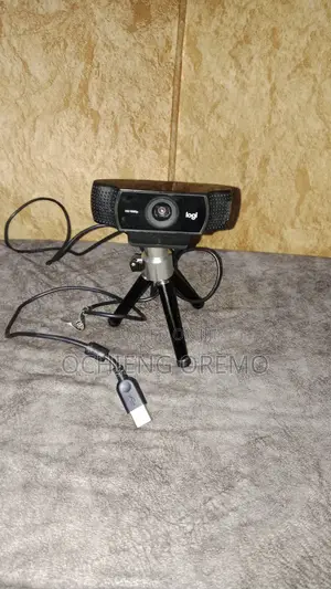Logitech HD Pro Webcam C920 – 1080p | With Mini Tripod