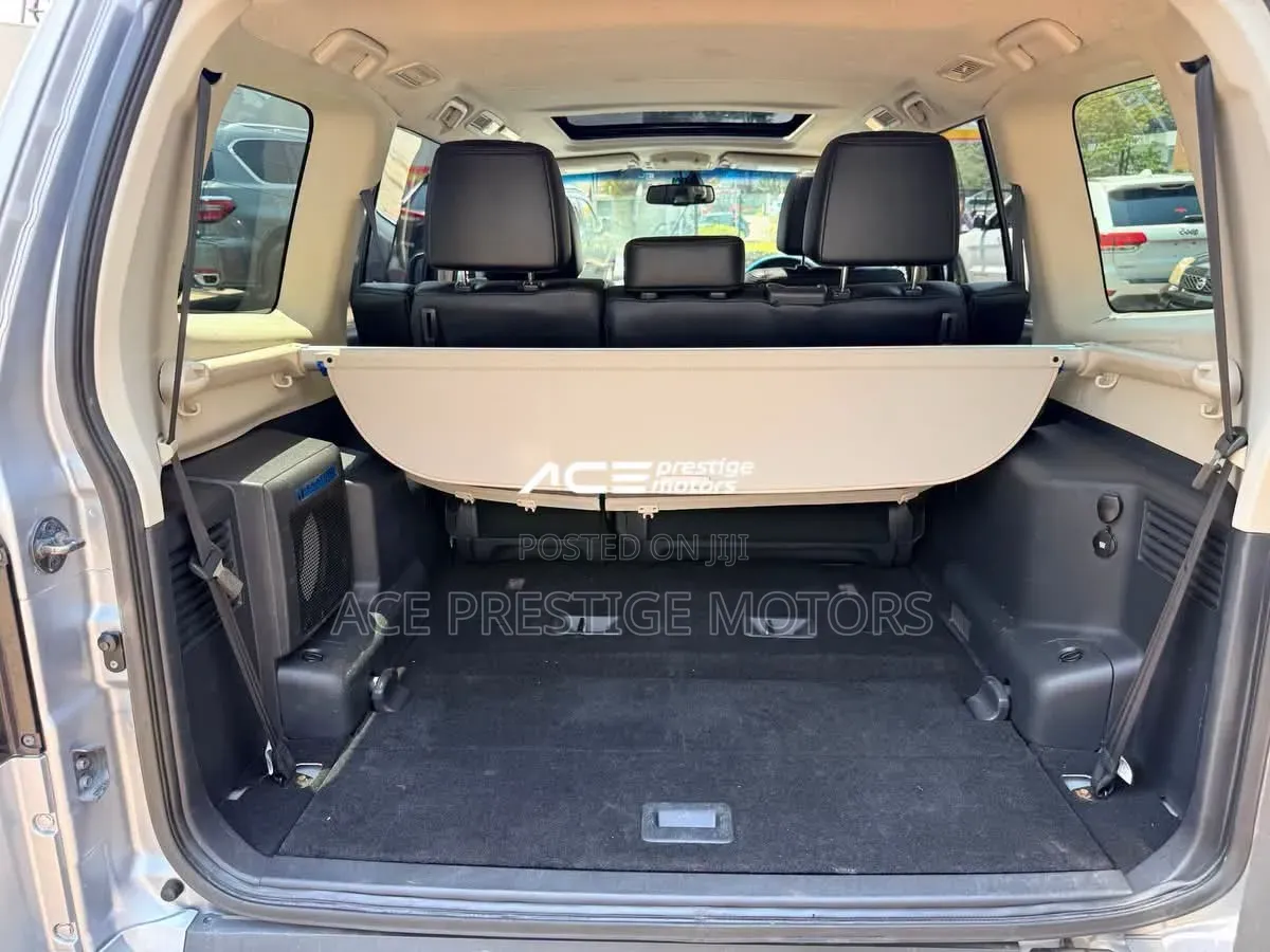 Mitsubishi Pajero 2018 Silver