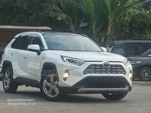 Toyota RAV4 2020 White