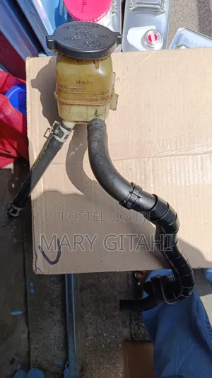 Automotive Power Steering Fluid Reservoir Tank A