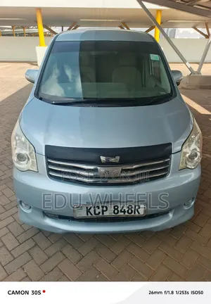 Toyota Noah 2011 Blue